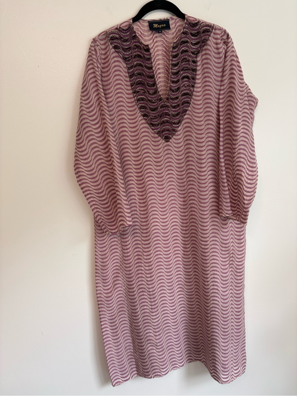 Vintage Mogra Mauve Wave Print Tunic Dress Embellished V-Neck sz M Easy Summer